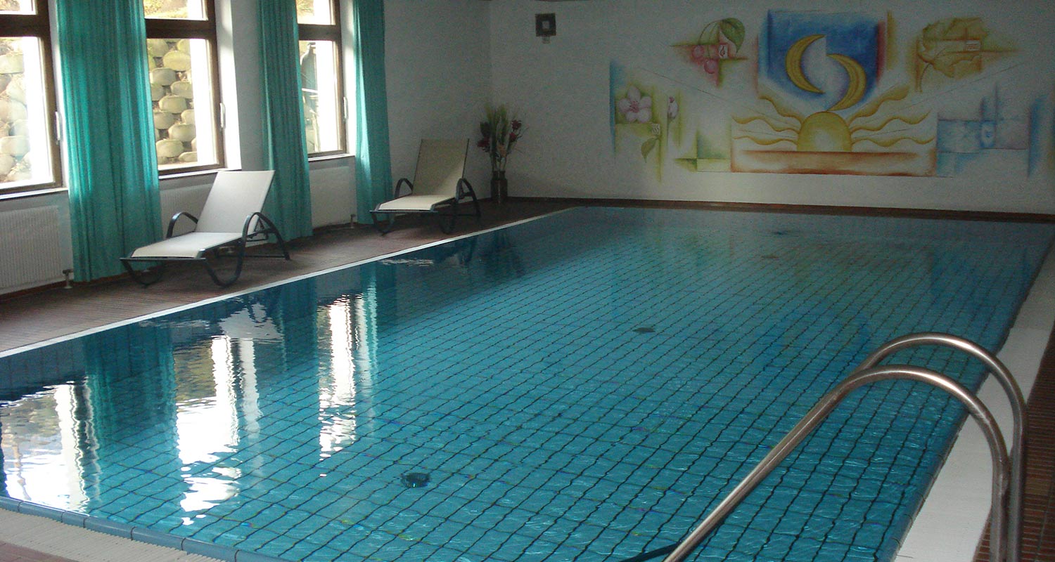 Indoor pool at Sporthotel Rasen